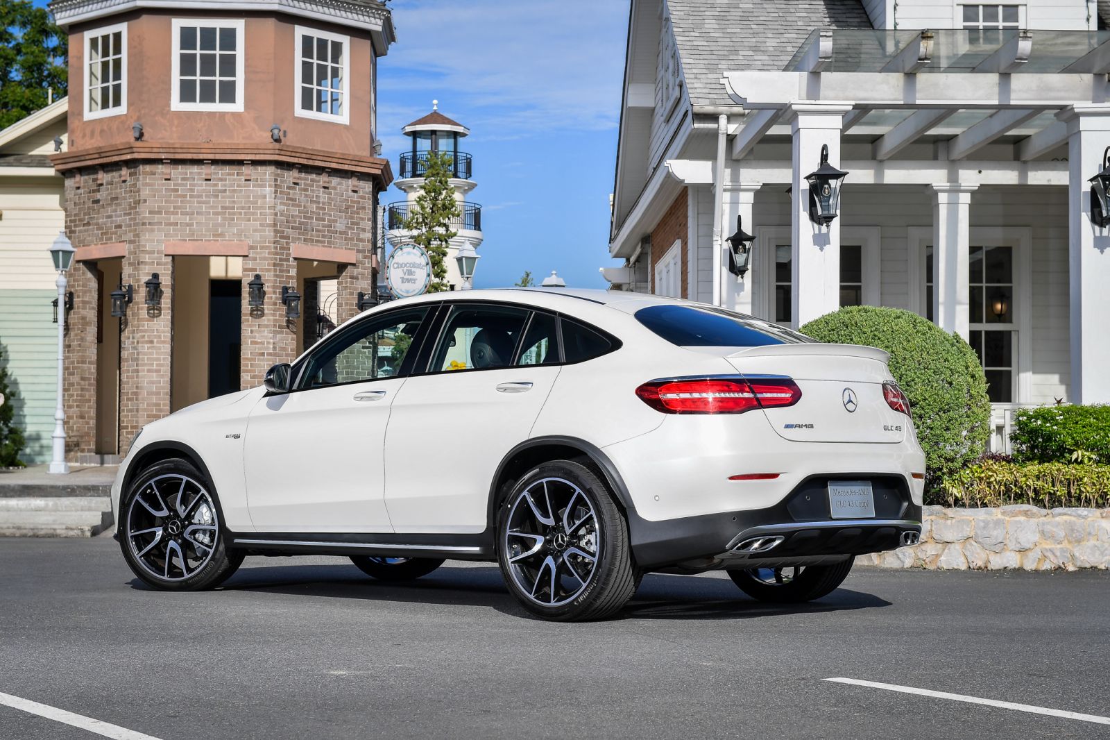 เจาะรถเด่น!! MercedesAMG GLC 43 4MATIC Coupé สปอร์ต SUV ตัวแรง…ประกอบ